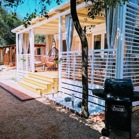 J & R Mobile Homes