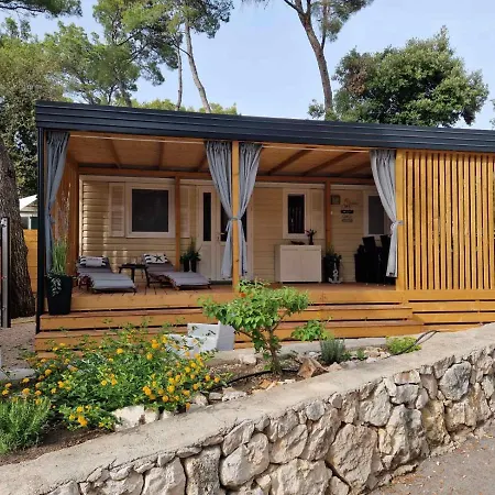 J & R Mobile Homes