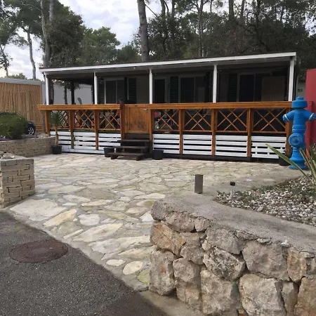 J & R Mobile Homes